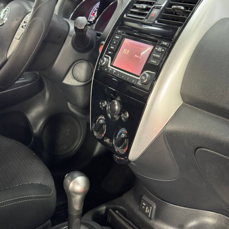 
								NISSAN VERSA ADVANCE AT 1.6 full									