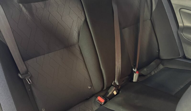 
								NISSAN VERSA ADVANCE MT 1.6 SD full									