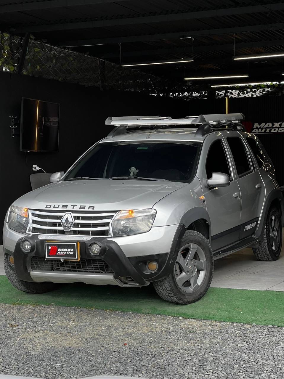 RENAULT DUSTER DYNAMIQUE 4X4 MT 2.0