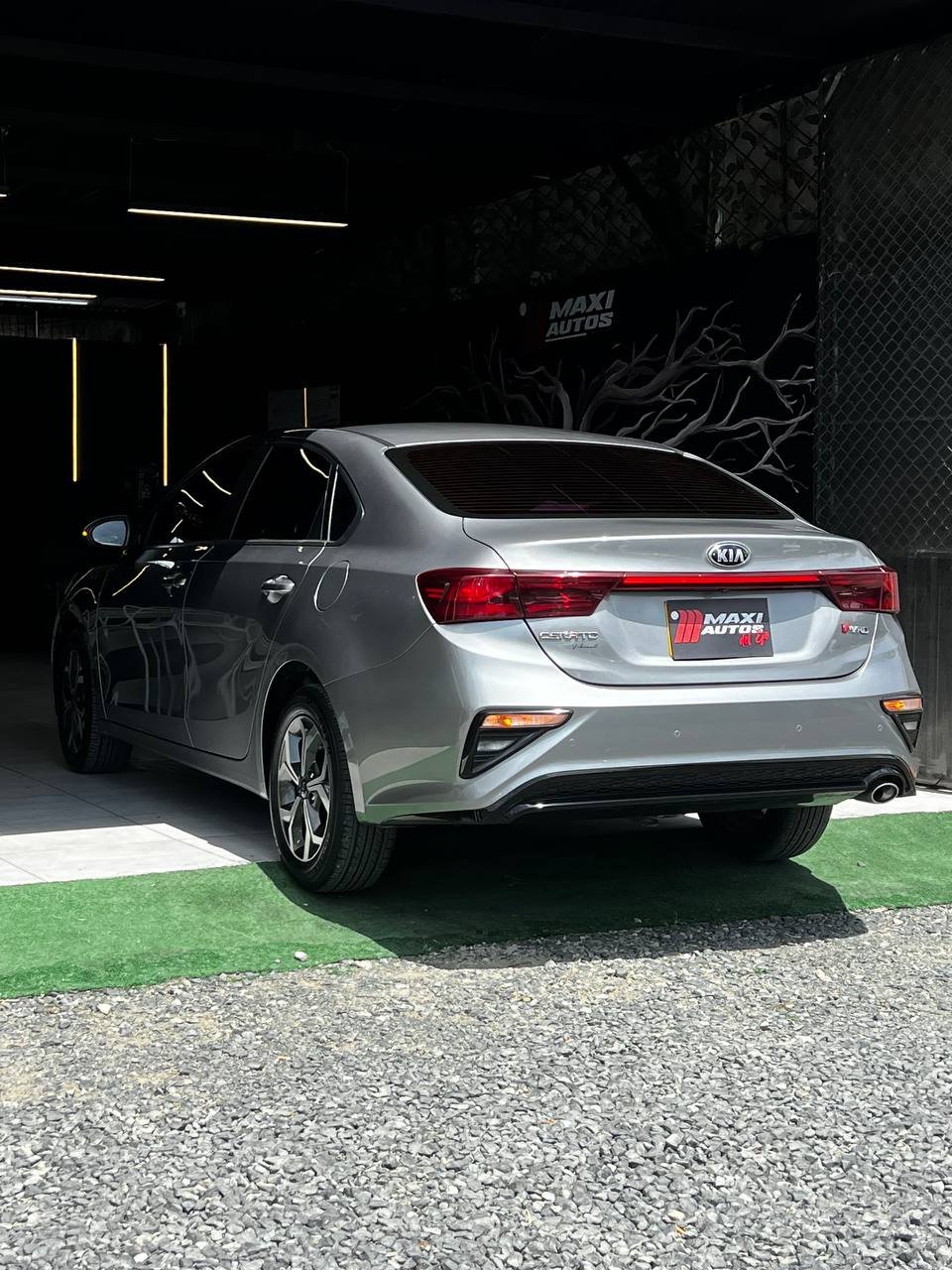 KIA CERATO VIVRO VIBRANT MT 1.6