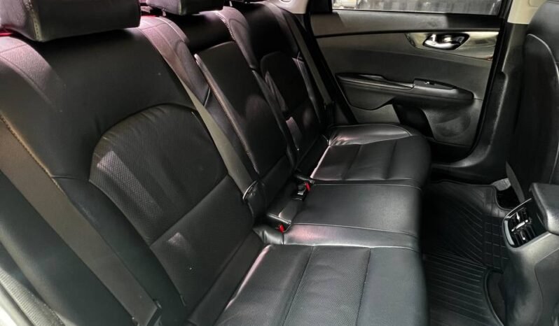 
								KIA CERATO VIVRO VIBRANT MT 1.6 full									