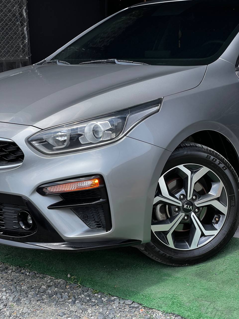 KIA CERATO VIVRO VIBRANT MT 1.6