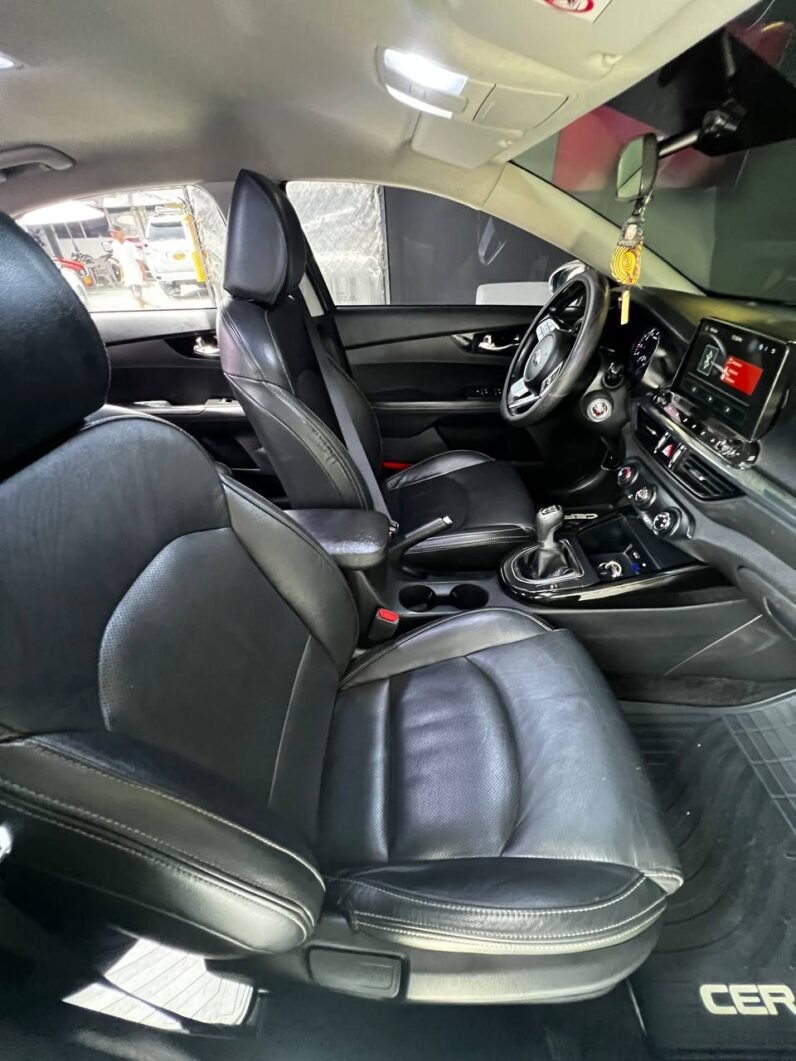 
								KIA CERATO VIVRO VIBRANT MT 1.6 full									