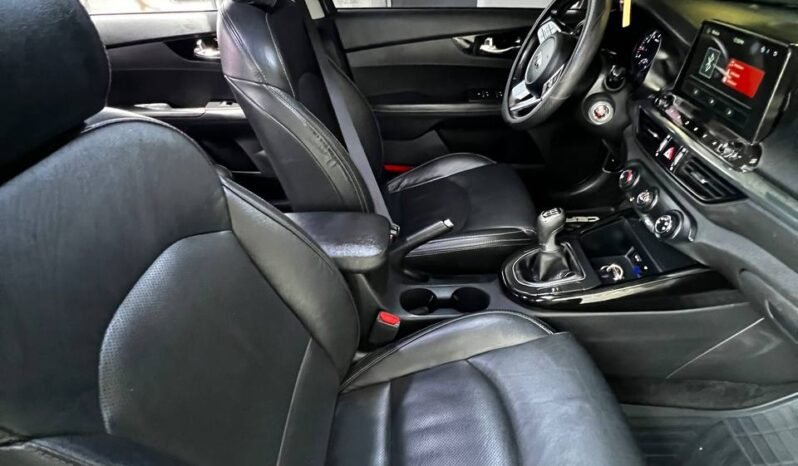 
								KIA CERATO VIVRO VIBRANT MT 1.6 full									