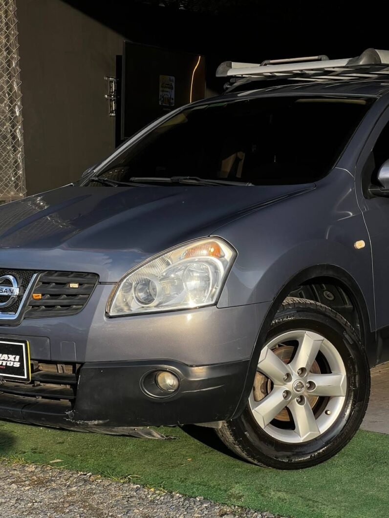 
								NISSAN QASHQAI AT 2.0 full									