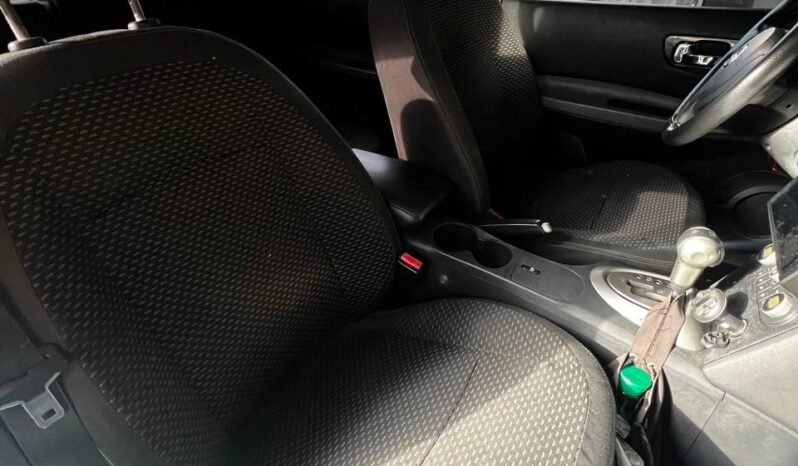 
								NISSAN QASHQAI AT 2.0 full									