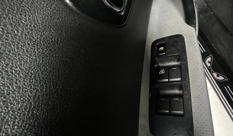 
								NISSAN QASHQAI AT 2.0 full									