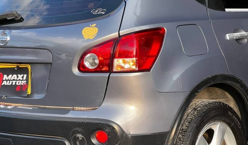 
								NISSAN QASHQAI AT 2.0 full									