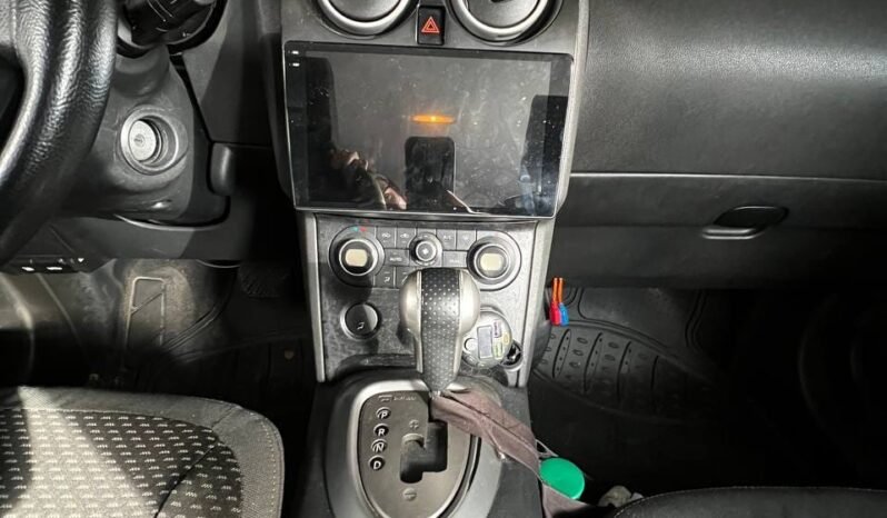 
								NISSAN QASHQAI AT 2.0 full									