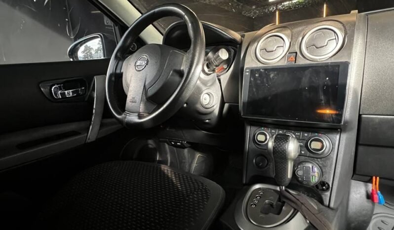 
								NISSAN QASHQAI AT 2.0 full									