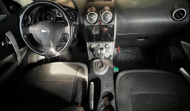 
								NISSAN QASHQAI AT 2.0 full									