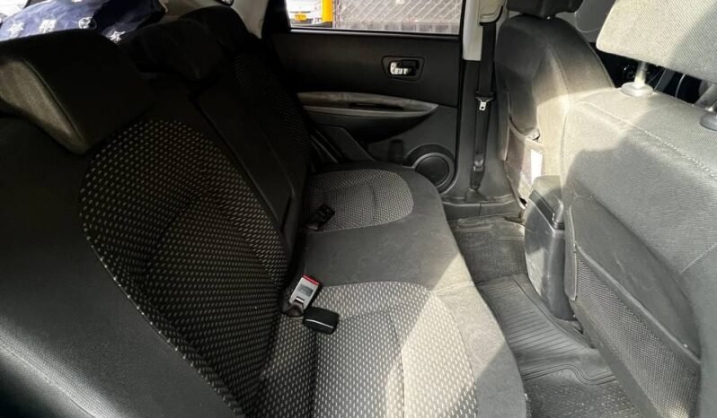 
								NISSAN QASHQAI AT 2.0 full									
