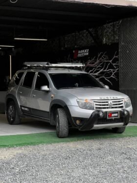 RENAULT DUSTER DYNAMIQUE 4X4 MT 2.0