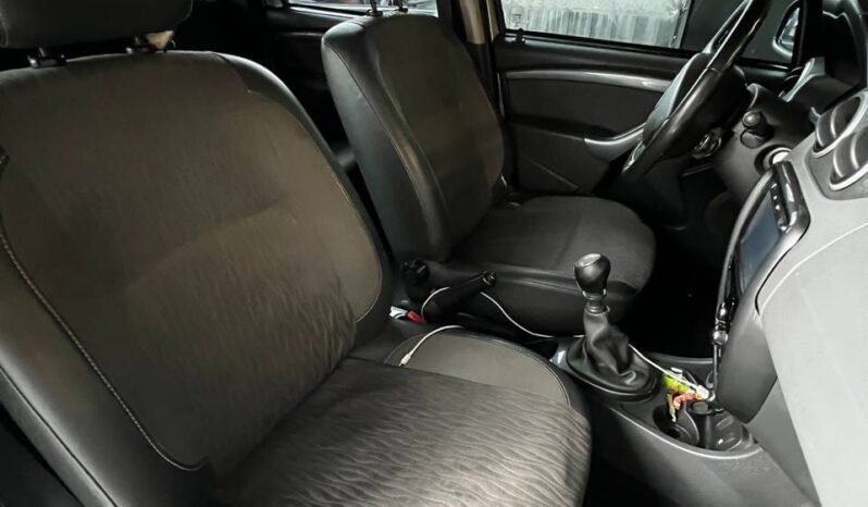 
								RENAULT DUSTER DYNAMIQUE 4X4 MT 2.0 full									