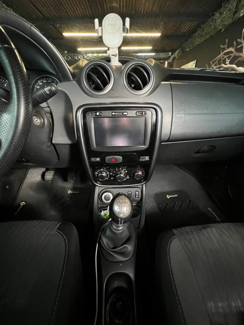 
								RENAULT DUSTER DYNAMIQUE 4X4 MT 2.0 full									