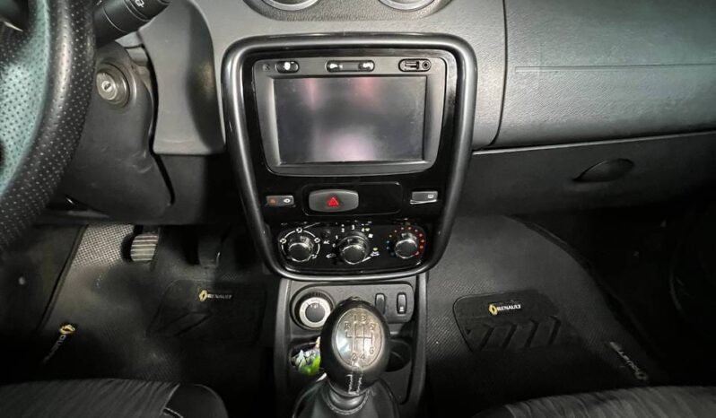 
								RENAULT DUSTER DYNAMIQUE 4X4 MT 2.0 full									