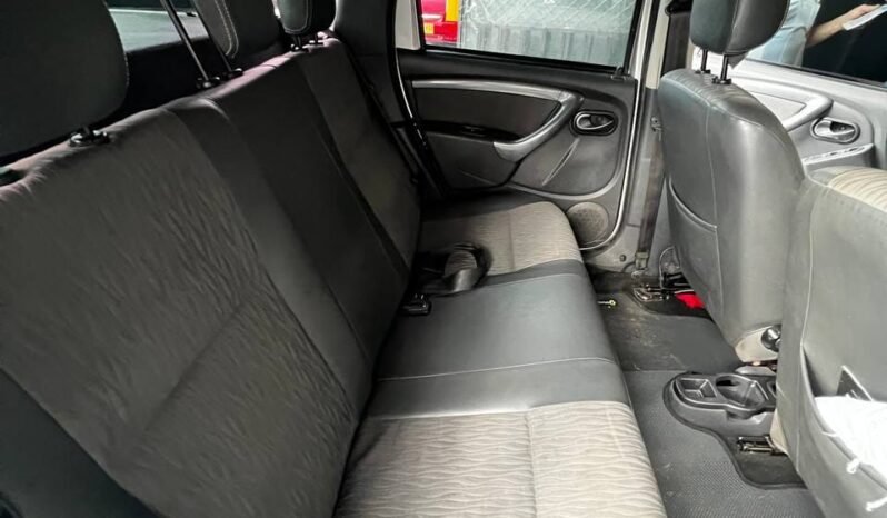 
								RENAULT DUSTER DYNAMIQUE 4X4 MT 2.0 full									