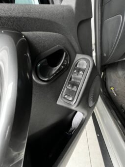 
										RENAULT DUSTER DYNAMIQUE 4X4 MT 2.0 full									