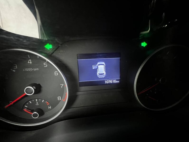 
								KIA SPORTAGE VIBRANT AT 2.0 4X2 full									