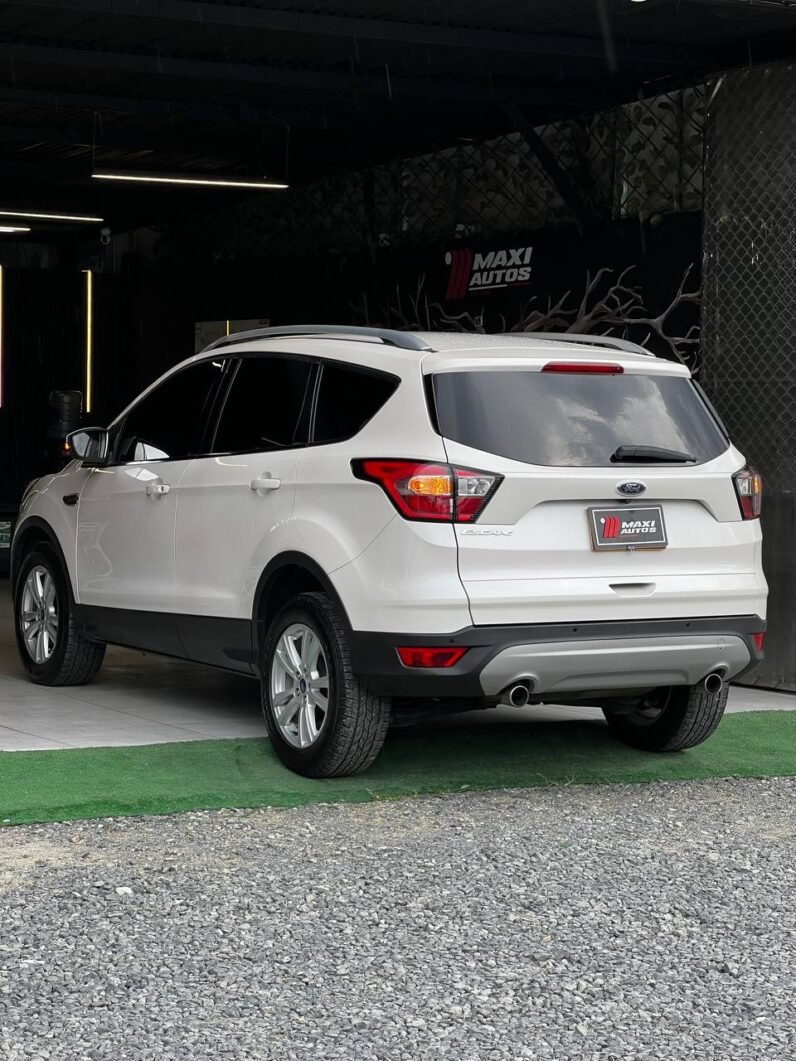 
								FORD ESCAPE SE 2.0L AT 4×2 full									