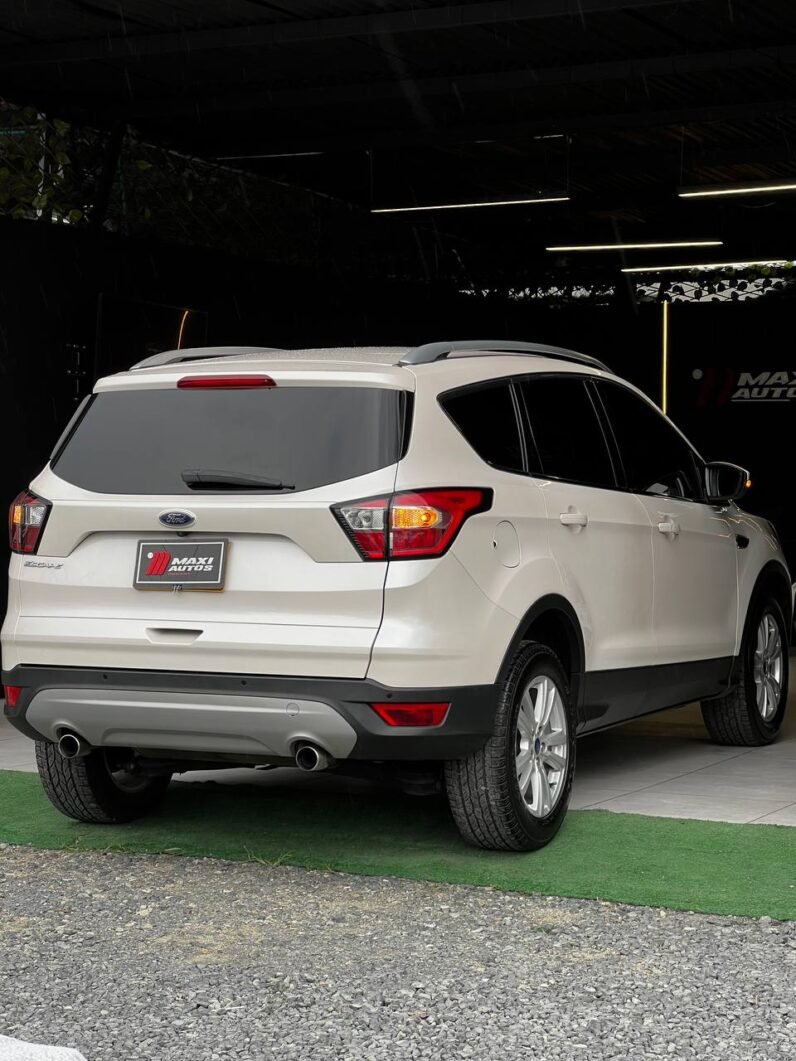 
								FORD ESCAPE SE 2.0L AT 4×2 full									