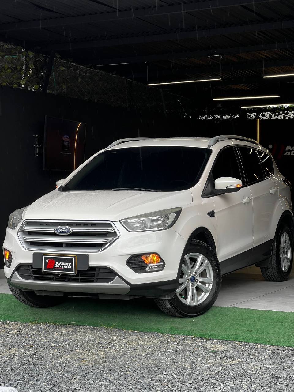 FORD ESCAPE SE 2.0L AT 4×2