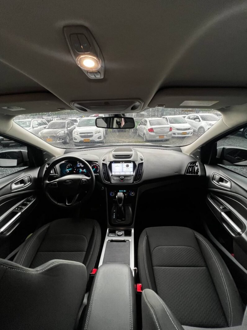 
								FORD ESCAPE SE 2.0L AT 4×2 full									