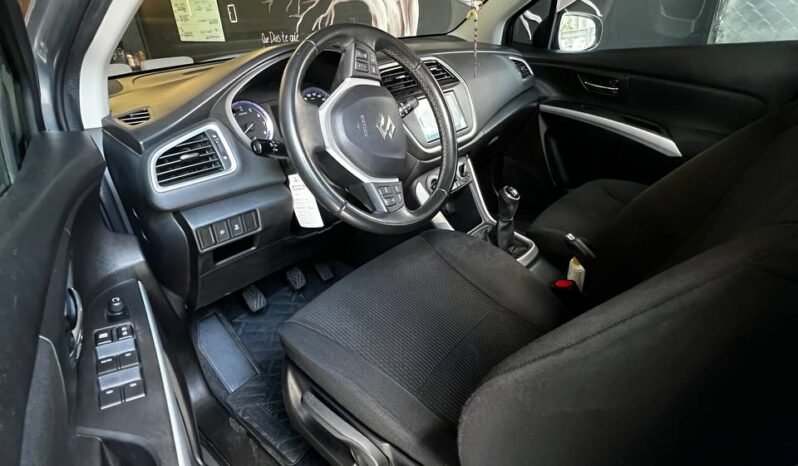 
								SUZUKI SCROSS 2WD MT GL1.6 4X2 full									