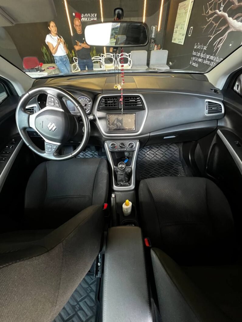 
								SUZUKI SCROSS 2WD MT GL1.6 4X2 full									