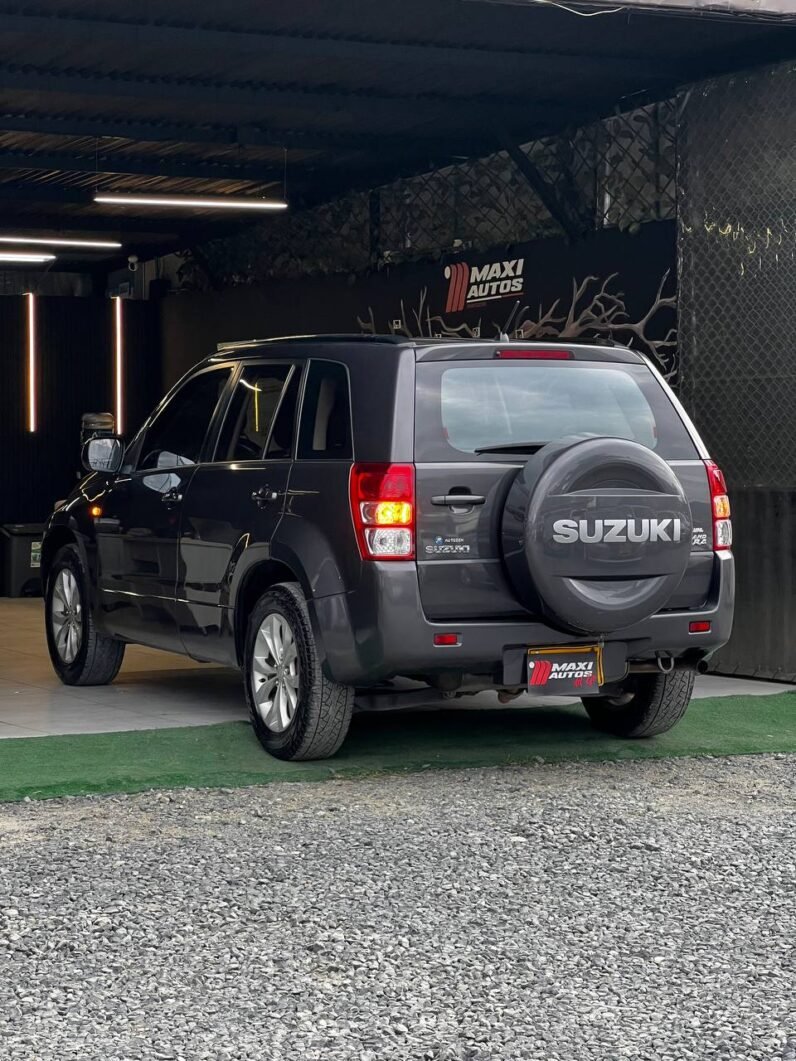
								SUZUKI GRAND VITARA AT 2.4 4X2 full									
