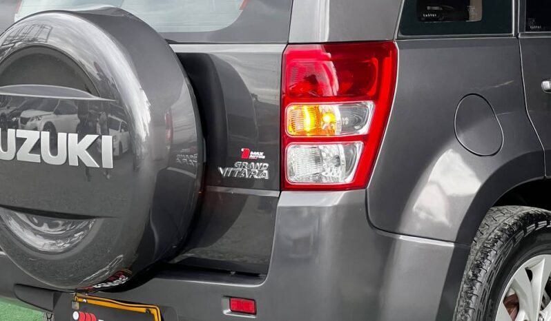 
								SUZUKI GRAND VITARA AT 2.4 4X2 full									