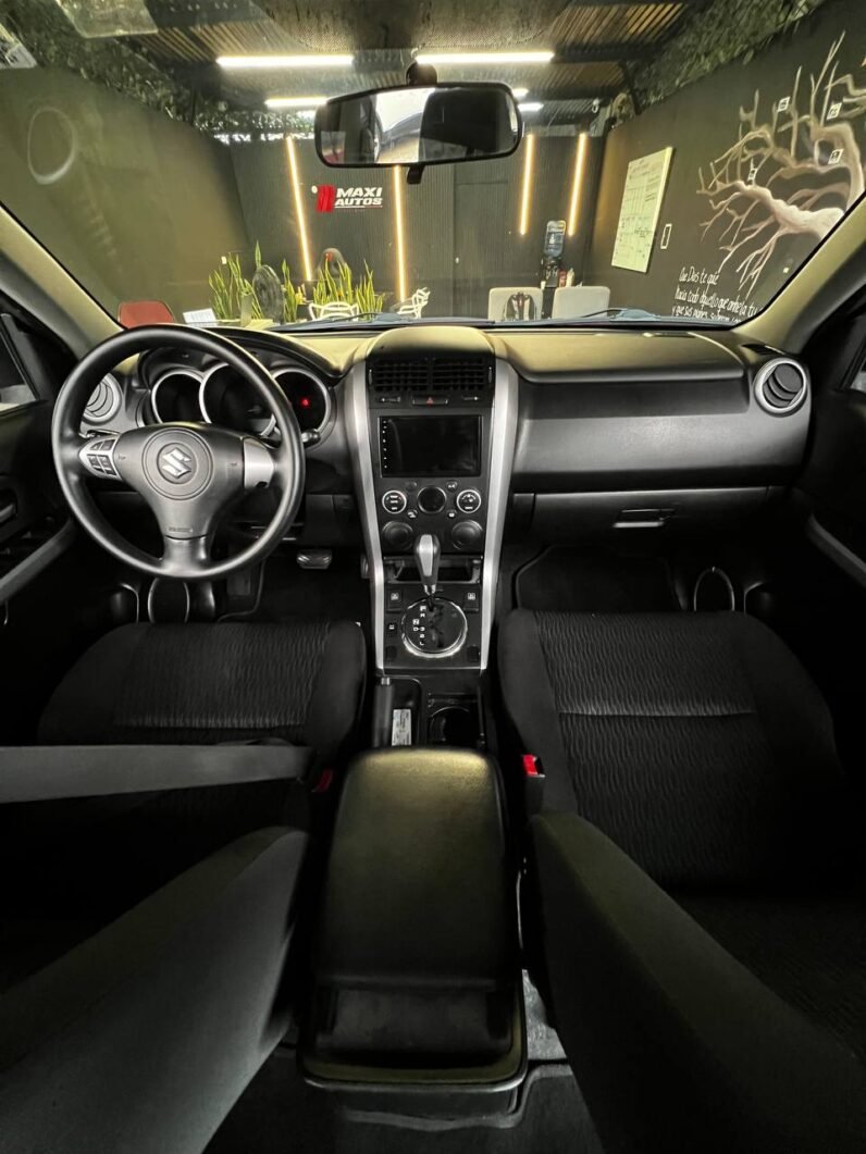 
								SUZUKI GRAND VITARA AT 2.4 4X2 full									