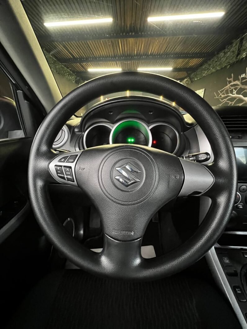 
								SUZUKI GRAND VITARA AT 2.4 4X2 full									