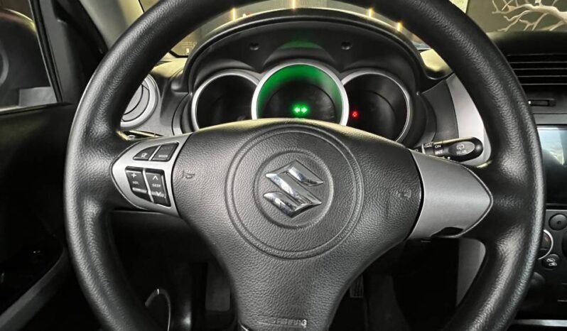 
								SUZUKI GRAND VITARA AT 2.4 4X2 full									