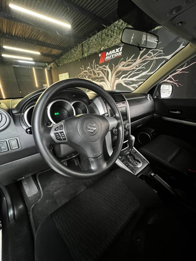 
								SUZUKI GRAND VITARA AT 2.4 4X2 full									