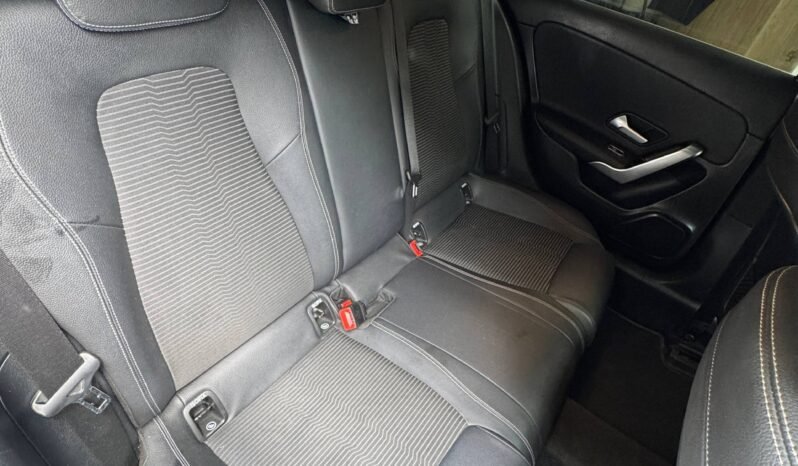 
								MERCEDES-BENZ A200 AT 1.3CC TURBO full									