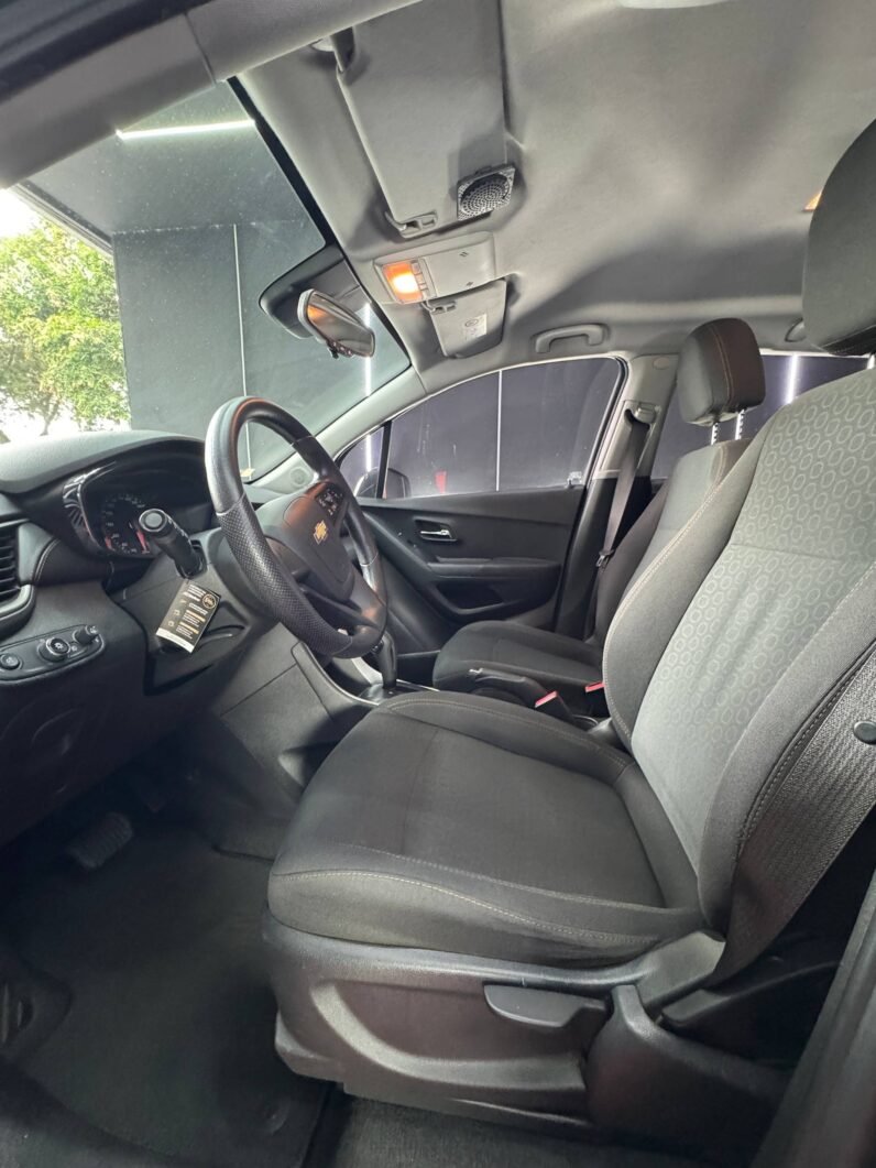 
								CHEVROLET TRACKER LS AT 1.8 4X2 full									