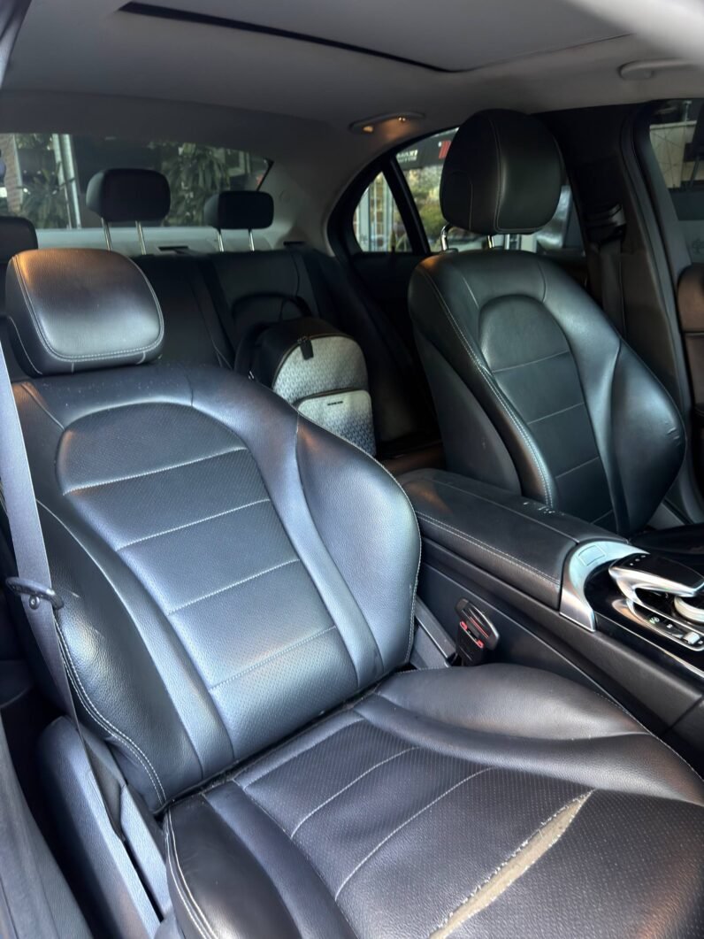 
								MERCEDES-BENZ  C 180 1.6L AT SEDAN full									