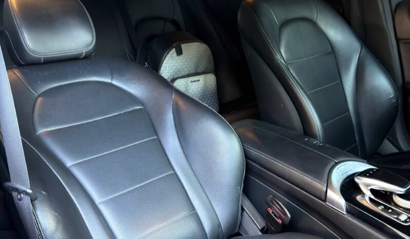
								MERCEDES-BENZ  C 180 1.6L AT SEDAN full									