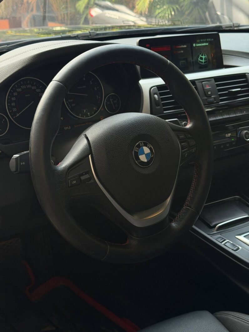 
								BMW 318i LCI EXCLUSIVE 1.5L TRIPTONIC full									