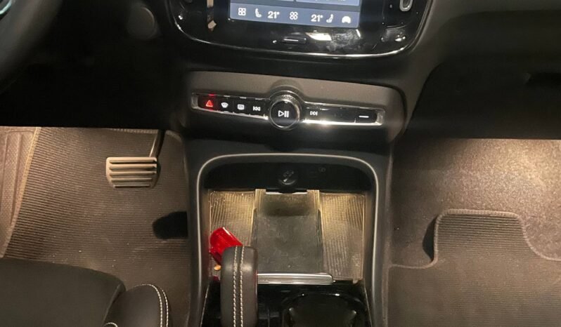 
								VOLVO XC40 PURE RECHARGE ELECTRICA AT full									