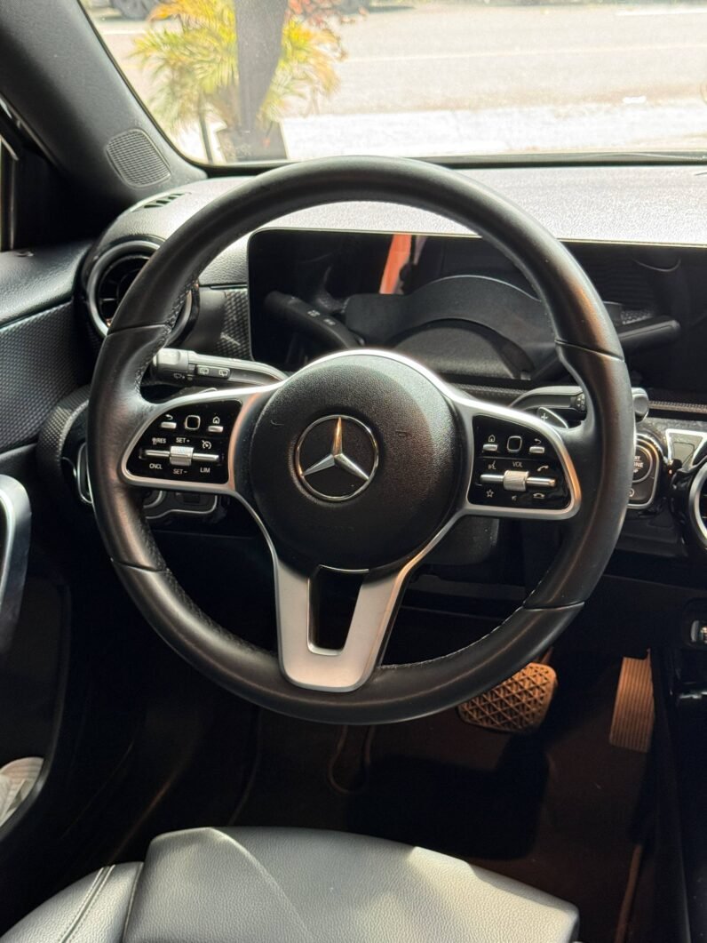 
								MERCEDES-BENZ A200 AT 1.3CC TURBO full									