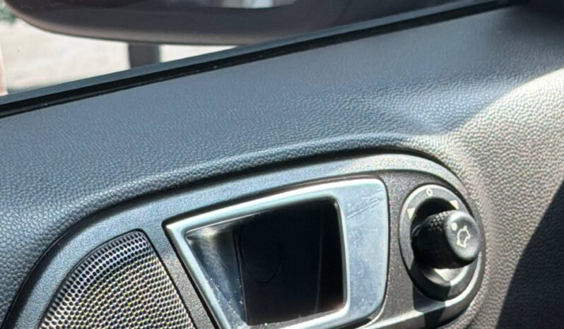 
								FORD FIESTA TITANIUM AT 1.6 full									