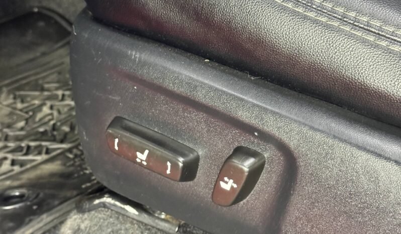 
								TOYOTA HILUX 2.8 DIESEL AT 4X4 full									