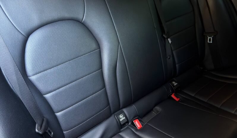 
								MERCEDES-BENZ  C 180 1.6L AT SEDAN full									