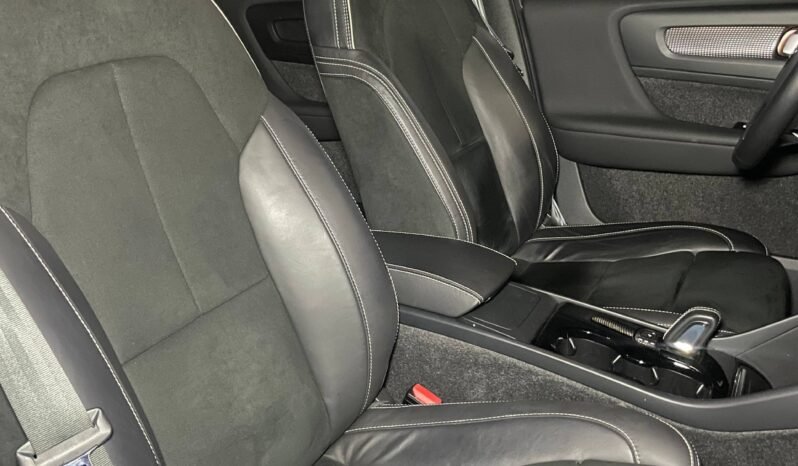 
								VOLVO XC40 PURE RECHARGE ELECTRICA AT full									