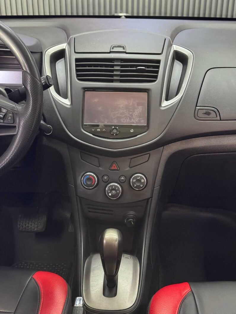 
								CHEVROLET TRACKER LS AT 1.8 4X2 full									
