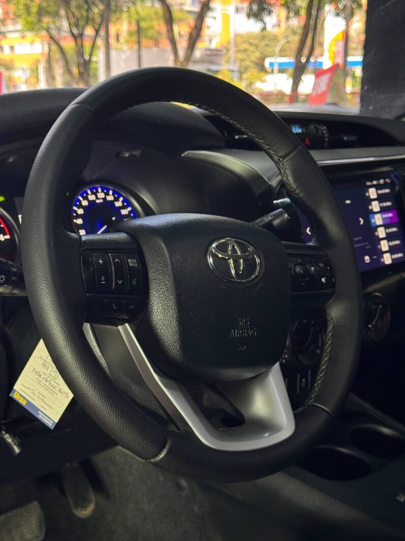 
								TOYOTA HILUX 2.8 DIESEL AT 4X4 full									