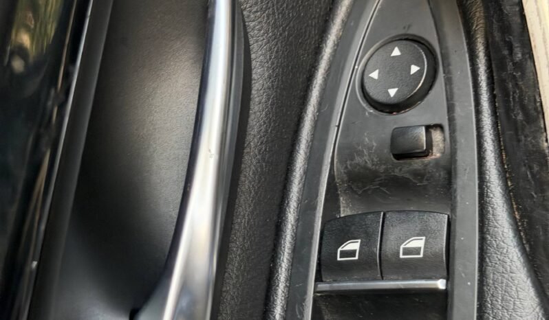 
								BMW 318i LCI EXCLUSIVE 1.5L TRIPTONIC full									