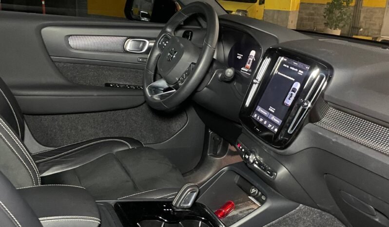 
								VOLVO XC40 PURE RECHARGE ELECTRICA AT full									